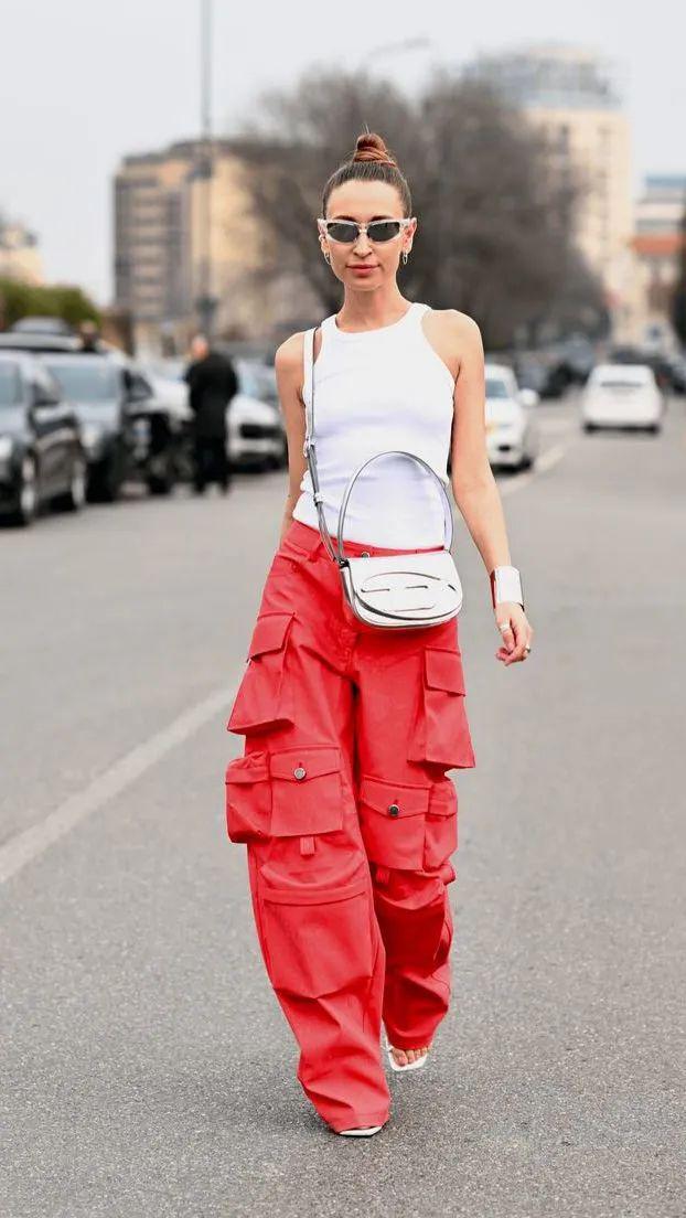 星欧平台官网:彩色阔腿裤正流行,穿出态度才时髦!