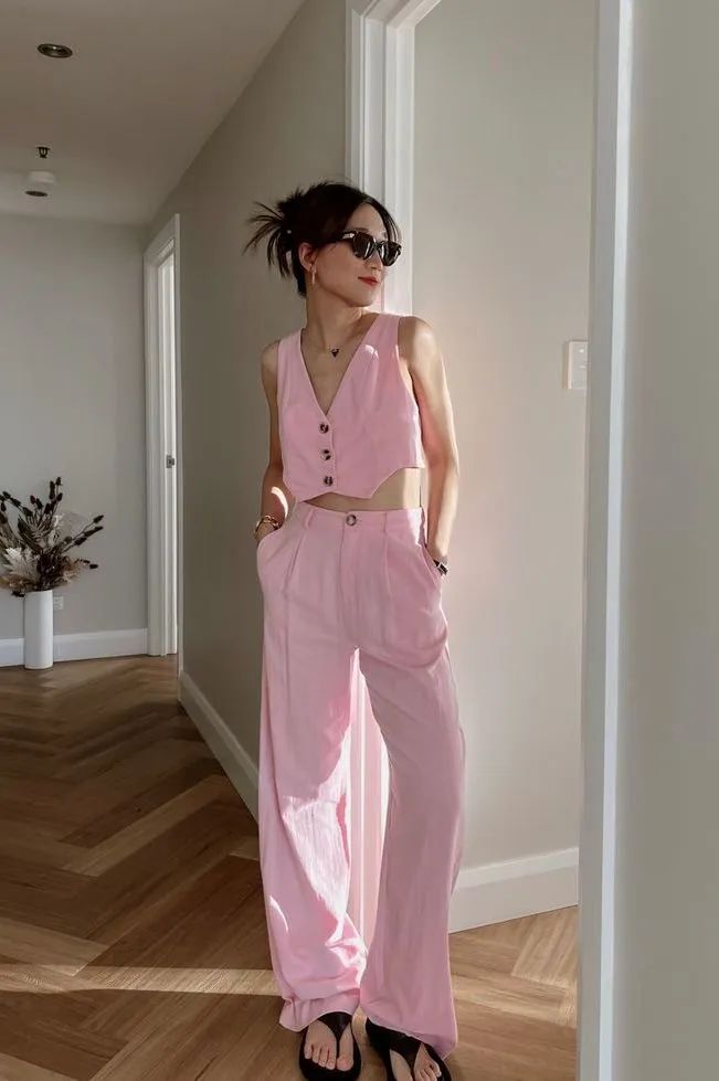 星欧平台官网:彩色阔腿裤正流行,穿出态度才时髦!