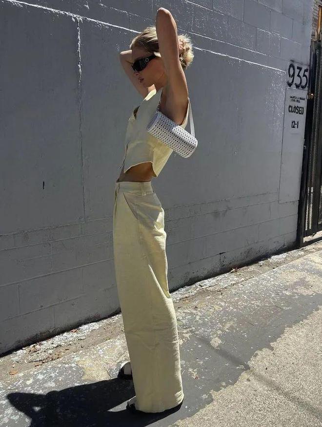 星欧平台官网:彩色阔腿裤正流行,穿出态度才时髦!