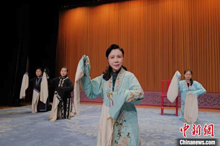 星欧平台：赵秀君委员：让京剧之“魂”在青年演员中传承